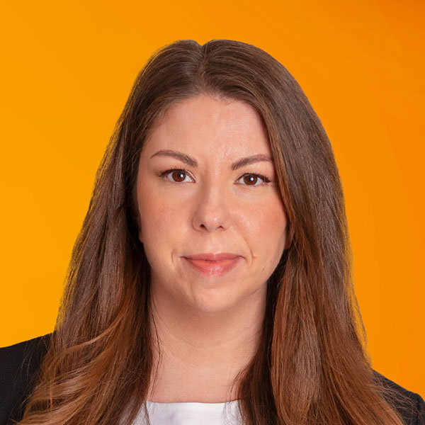 Portrett av Orsi Imreh, medgründer og performance lead i Frem Digital